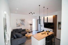 White House Project Vouliagmeni 2